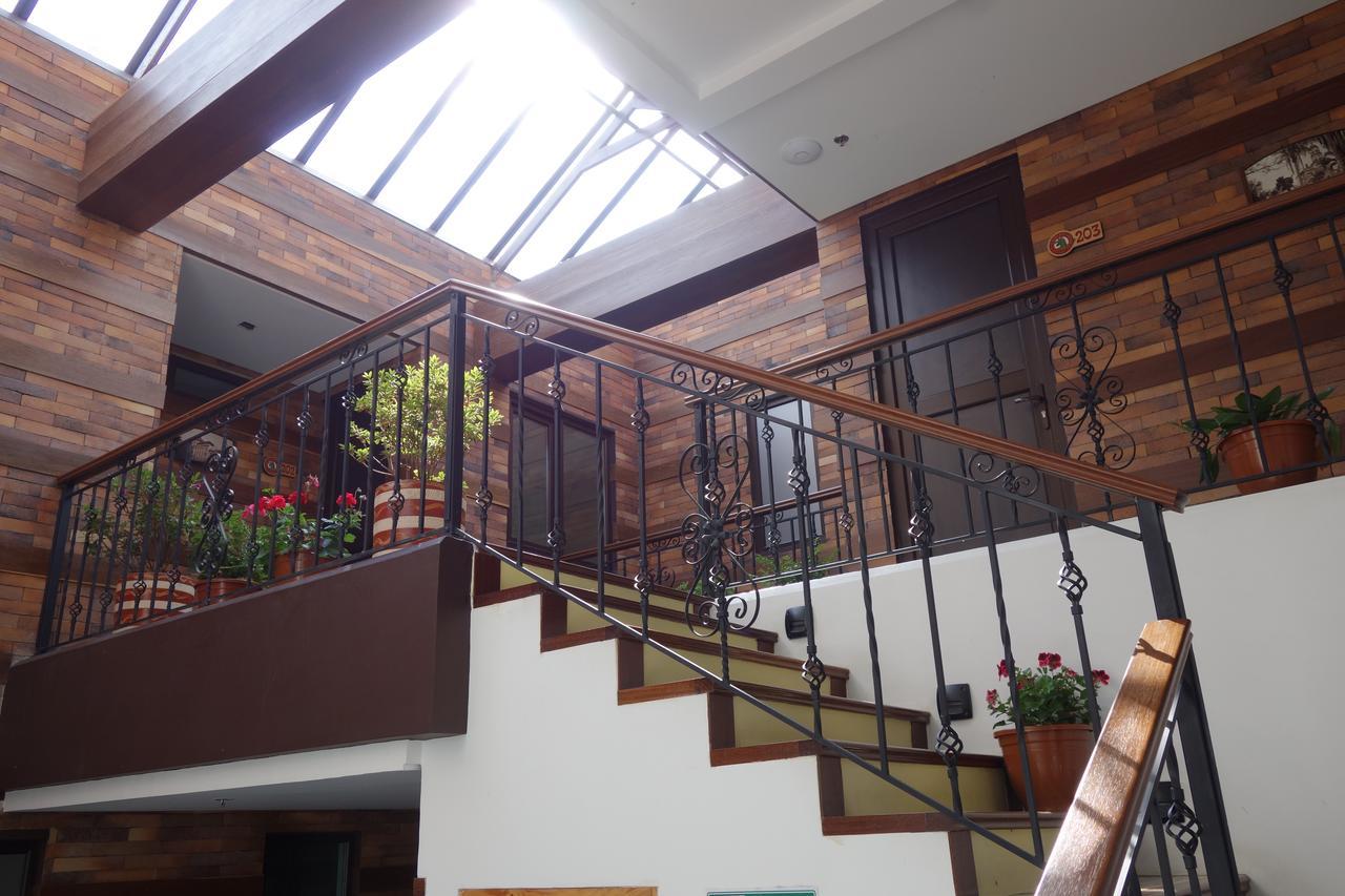 The Cranky Croc Hostel Bogotá Exteriér fotografie
